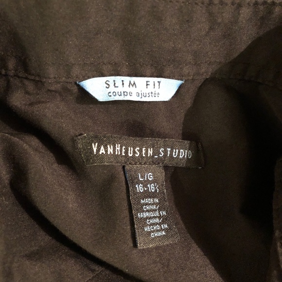 Bundle of 2 Van Heusen men’s button down shirts! - Picture 2 of 3